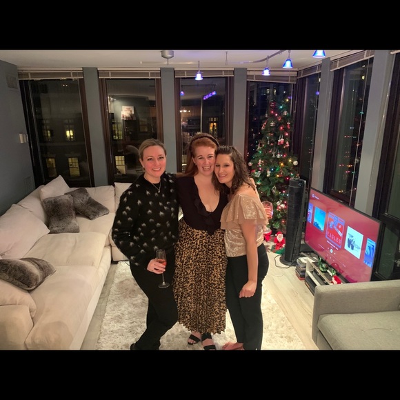 Meet your Posher, Amanda - Picture 3 of 3